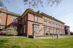 20 The Old College- click for photo gallery